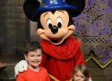 Florida-Day-10-253n-Disneys-Hollywood-Studios-Meeting-Mickey-and-Minnie-Starring-in-Red-Carpet-Dreams-Photopass