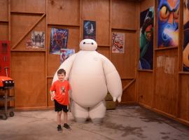 Florida-Day-2-177c-EPCOT-Meeting-Baymax