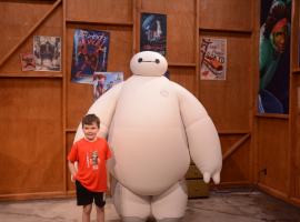 Florida-Day-2-177e-EPCOT-Meeting-Baymax