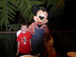 Florida-Day-2-149-EPCOT-Garden-Grill-Character-Buffet